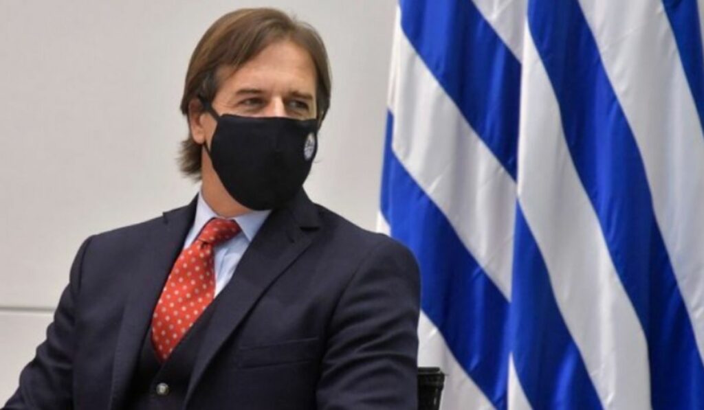 Presidente de Uruguay Lacalle Pou obtendrá la vacuna china