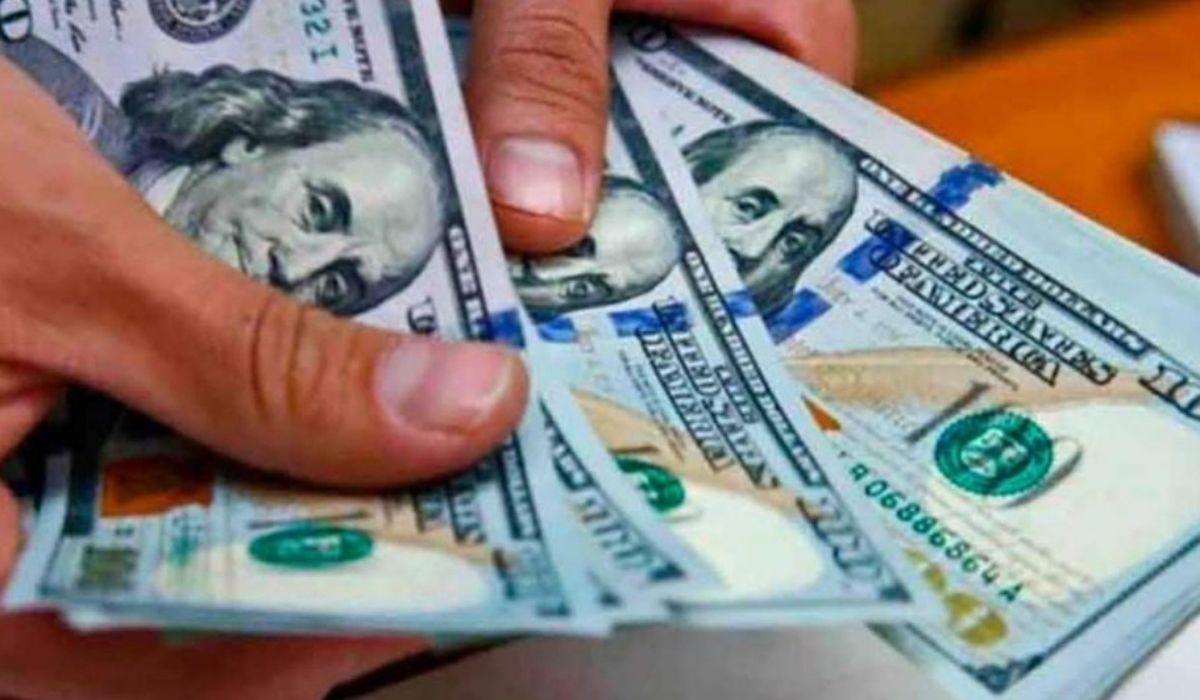 Precio del dólar hoy en Uruguay y consejos para reconocer un billete falso.
