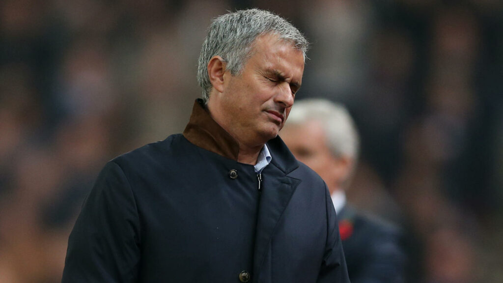 Cortesía: https://www.elconfidencial.com/deportes/futbol/internacional/2015-10-27/mourinho-chelsea-capital-one-cup-eliminacion-stoke-city_1073759/