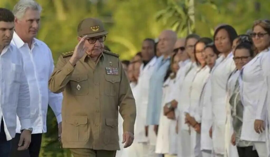 Raúl Castro ha renunciado a la cúpula del poder tras 62 años en Cuba