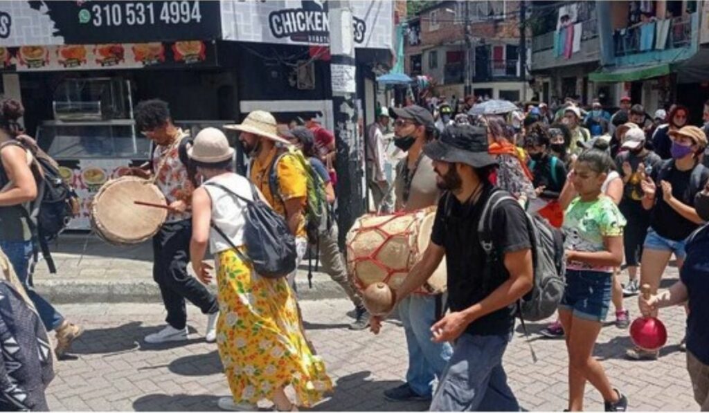 Día 12 del Paro Nacional en Colombia enmarcadas en dialogo y manifestaciones culturales