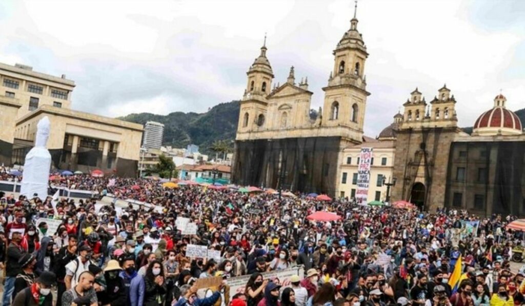Protestas en Colombia el 13 de mayo opacó partidos de futbol y Comité del paro acepta negociar