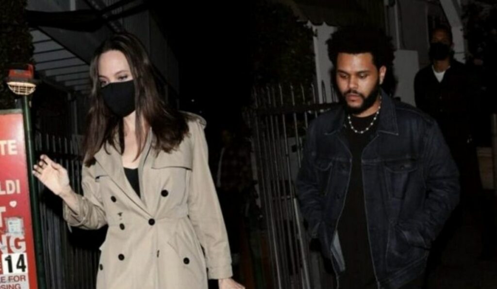 The Weeknd y Angelina Jolie al parecer están teniendo un romance