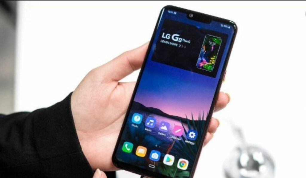 Cae en 6% el mercado mundial de teléfonos inteligentes por falta de componentes