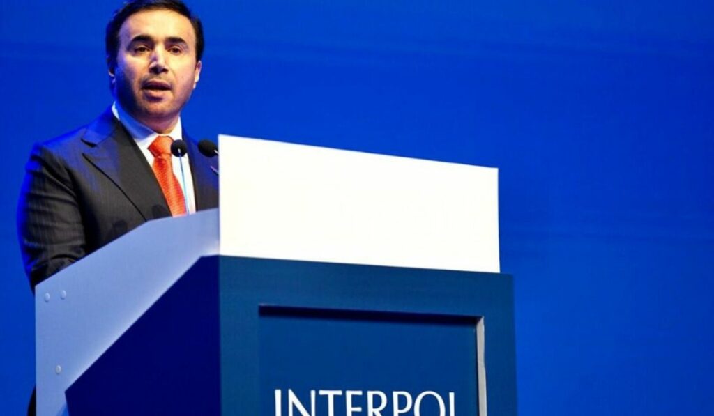 Emiratí Al Raisi Nuevo presidente de la Interpol y es acusado de torturas