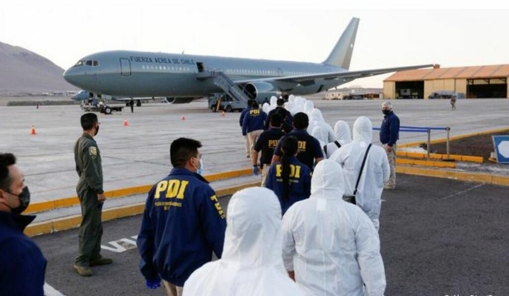 Estricta ley de deportación de Chile expulso cientos de migrantes en 2021