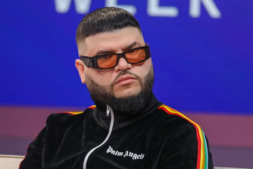 Farruko no cantara más reggaetón y pide perdón en concierto