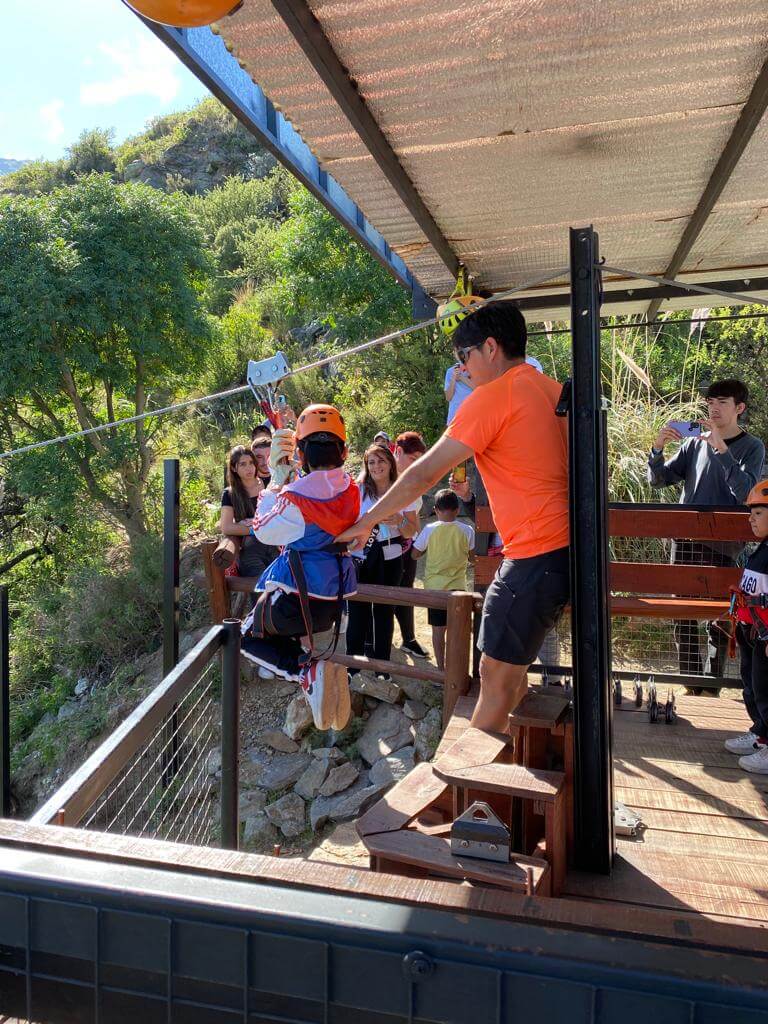 Tirolesa en el Mirador de los Cóndores. Filo Serrano