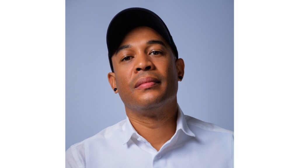 "Lo mejor para ti" la nueva canción de Alex Sandunga