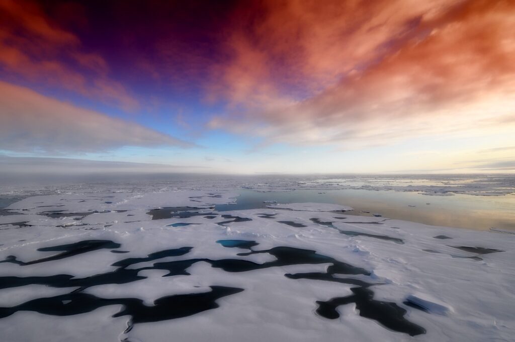 Continúa disminuyendo el agujero de ozono sobre la Antártida