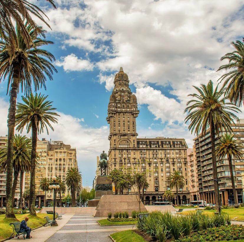 Qué ver en Montevideo: plaza Independencia