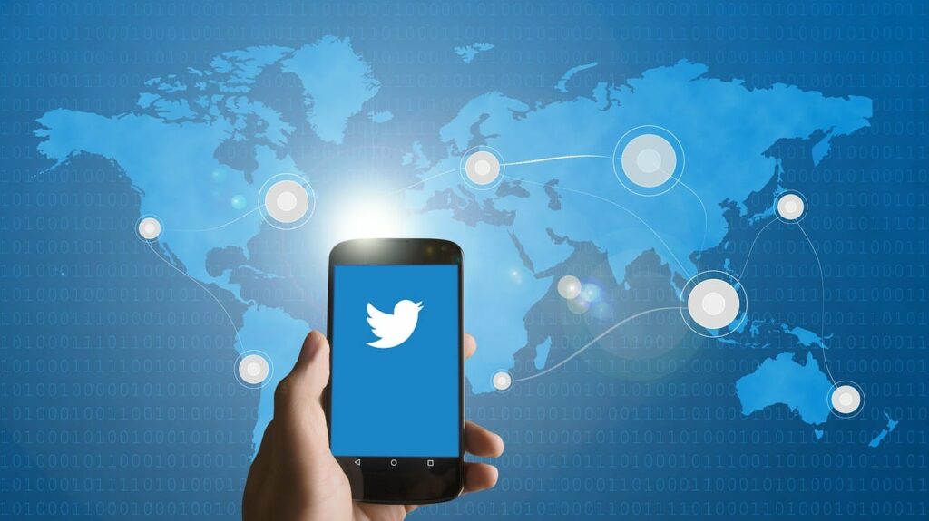 Demandas de periodistas contra el propietario de Twitter