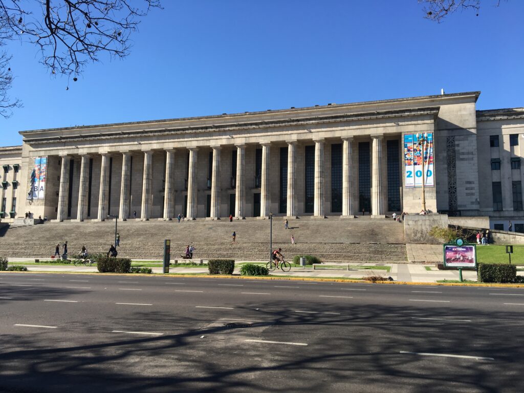 Recoleta a pie: Facultad de Derecho