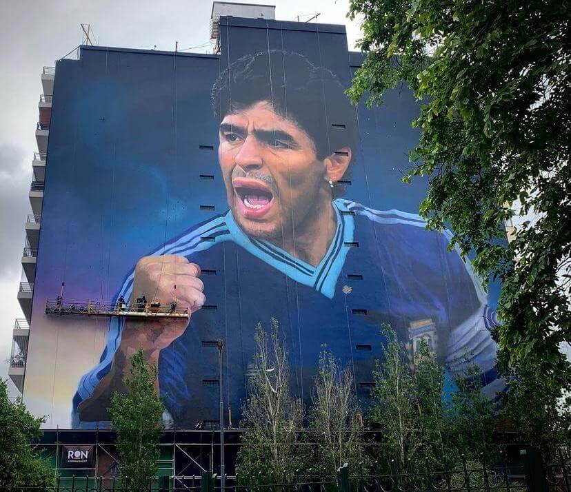 Tour de grafitis en Buenos Aires: el mural maradoniano más grande del mundo.