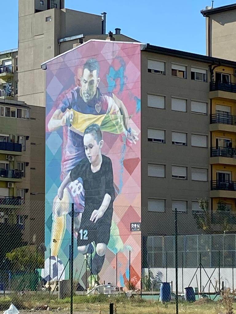 Tour de grafitis en Buenos Aires: murales de Martin Ron en La Boca