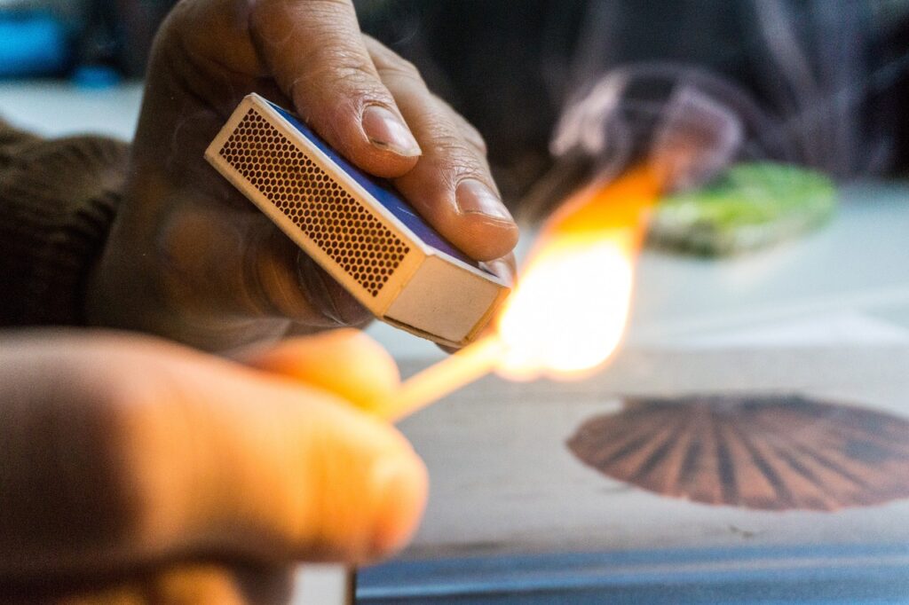 El triángulo del fuego y una serie de reacciones en cadena