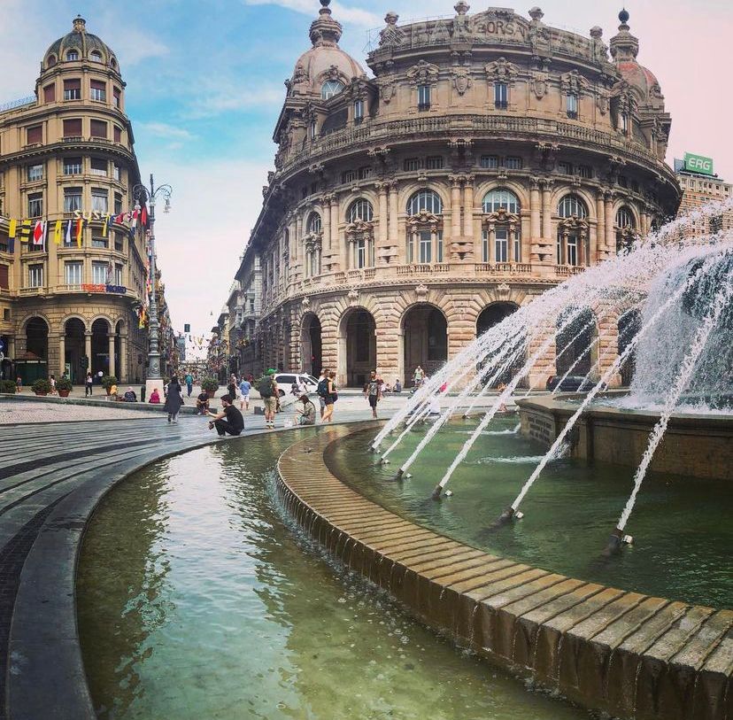 Piazza de Ferrari, Descubriendo Génova