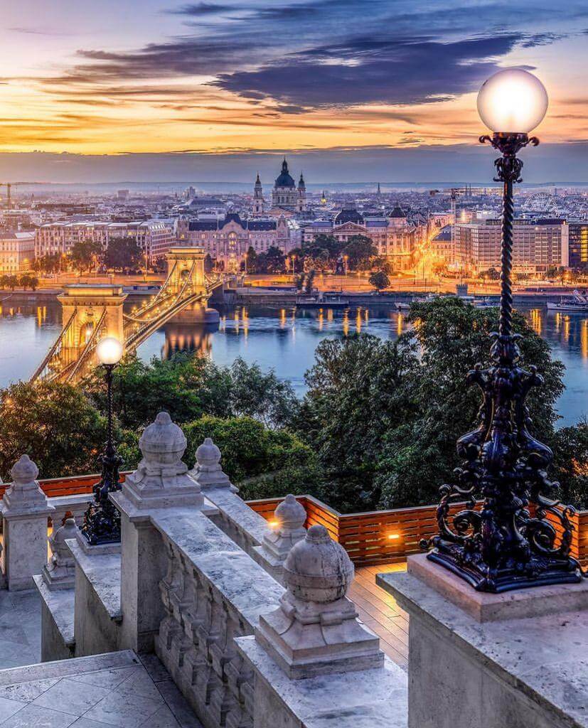 Puente de las cadenas desde el Castillo de Budapest
