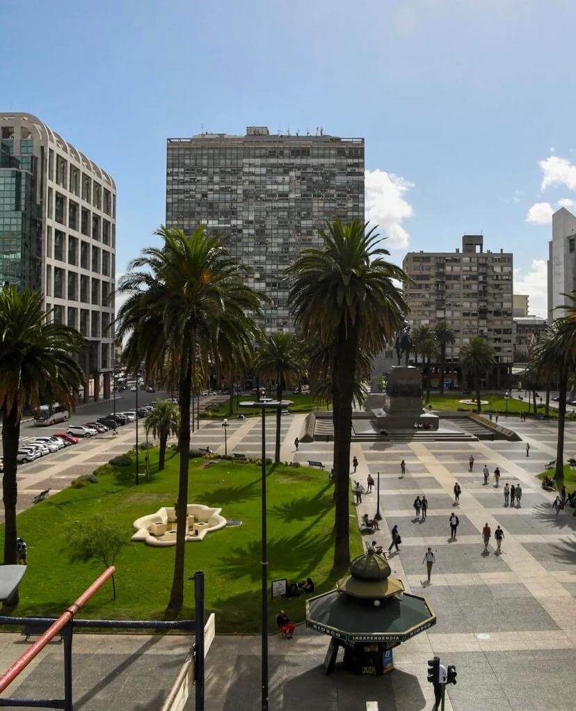 Plaza Independencia, 48 horas en Montevideo