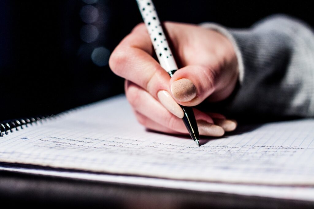 Compatibilidad de movimientos al escribir a mano