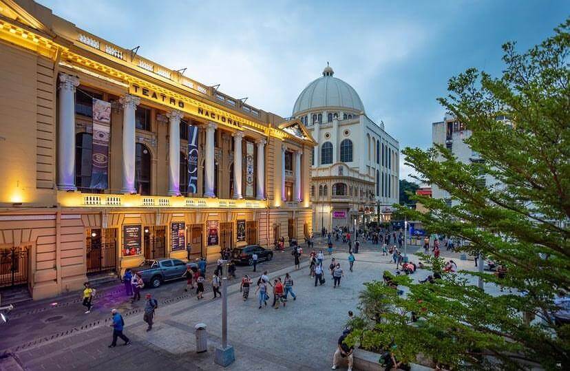 Teatro Nacional y Catedral Metropolitana, San Salvador