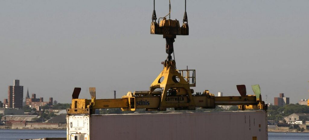 Se vivirá una desaceleración en la economía mundial en 2024