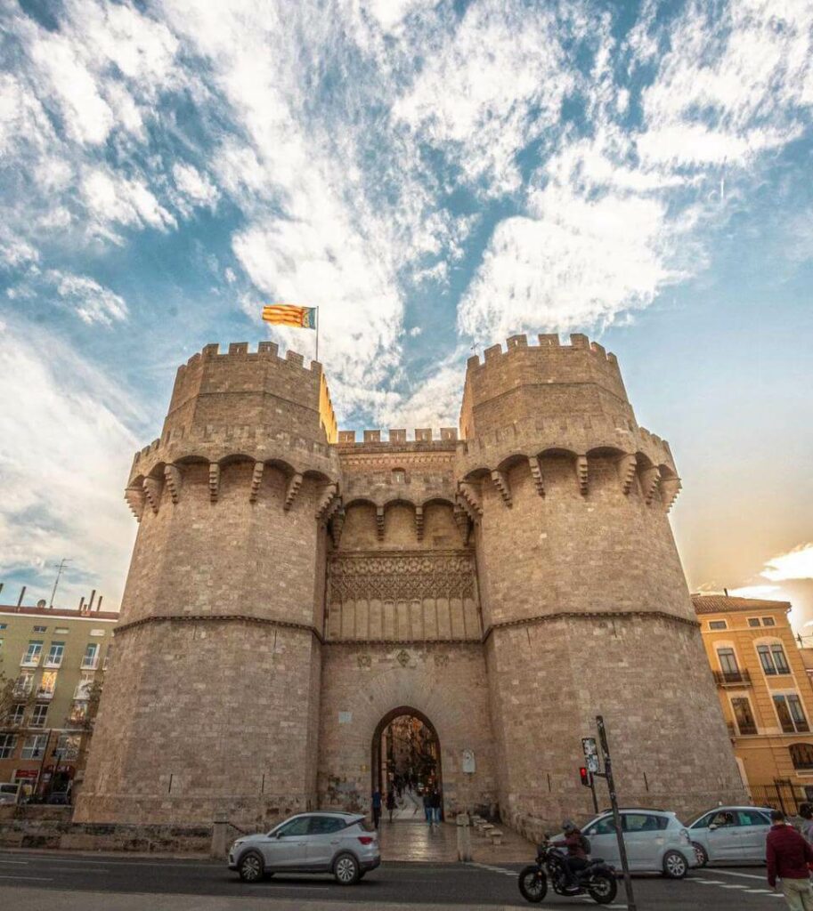 Planes gratis en Valencia: subir a las Torres de Serranos los domingos