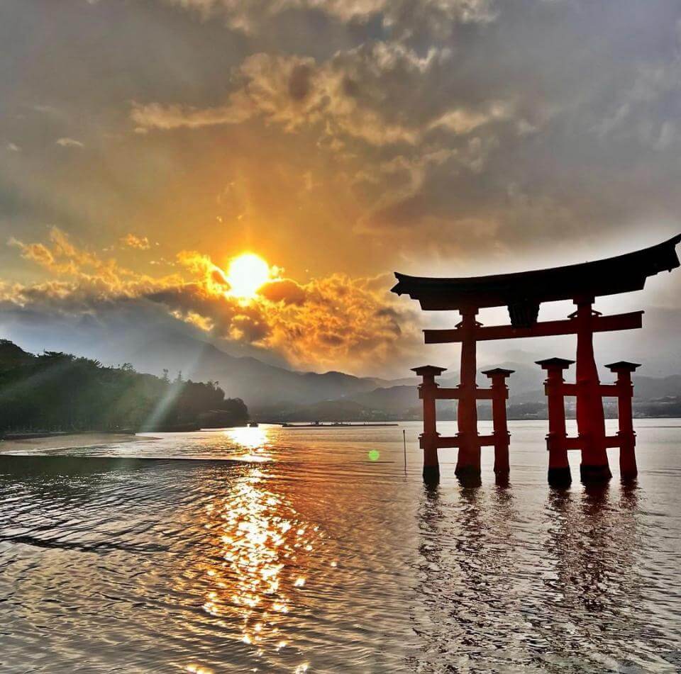 Qué visitar en Japón: Puerta Torii flotante