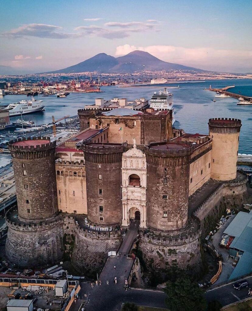 Castel Nuovo, Napoli